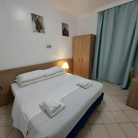 Oscar Apartment Rom