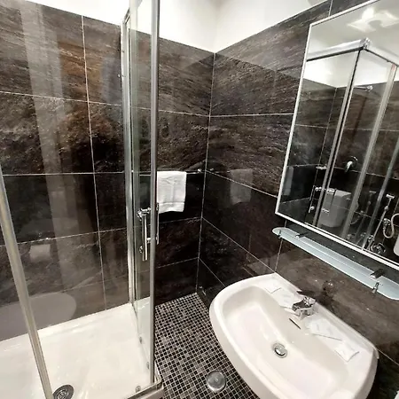 Oscar Apartment Rom